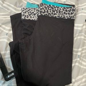 SOLD - Victoria Secret 2-pack leggings